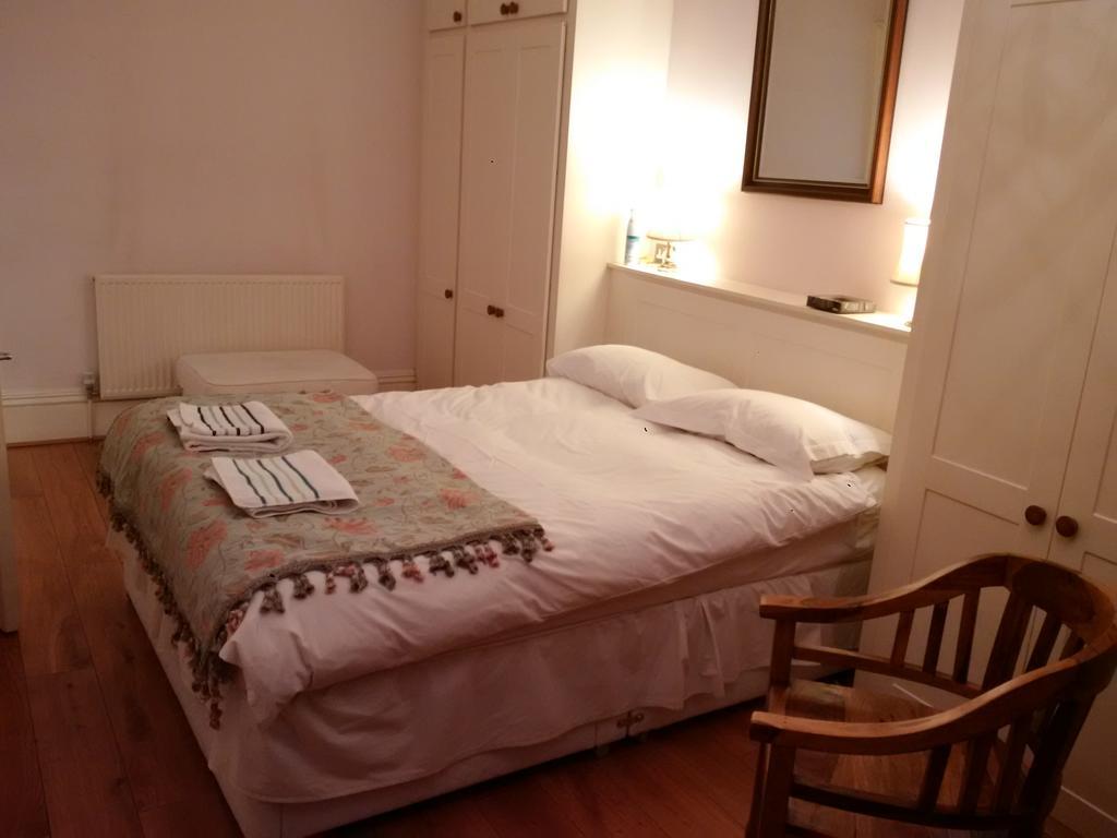 Luxury Holland Park, Sleeps 2, Free S'Fast Wifi Appartement Londen Buitenkant foto